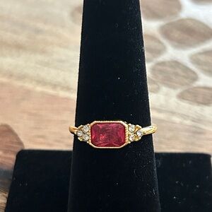 New Gold and‎ pink Red Gemstone costume Ring size 8